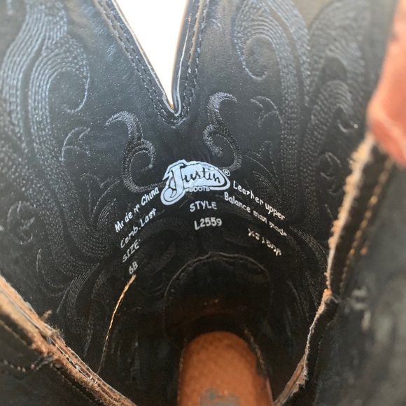 Justin Women Dark Brown Boots - Picture 9 of 12